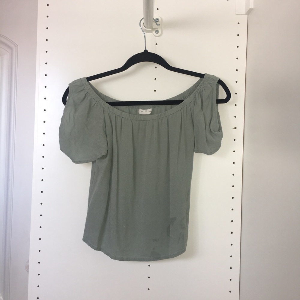 Tilly’s green off the shoulder top